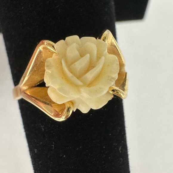 Vintage Carved Rose Ring - Picture 7 of 16